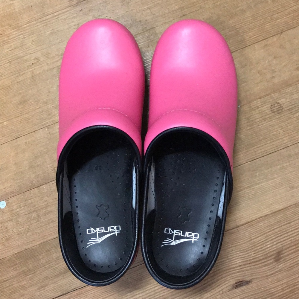 Dansko size 39 clogs